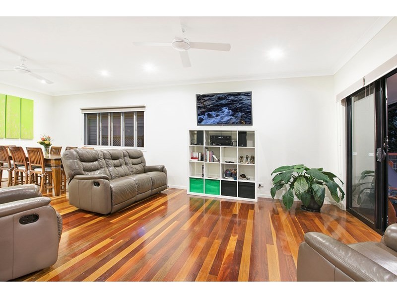 62 Stella Street, Holland Park QLD 4121