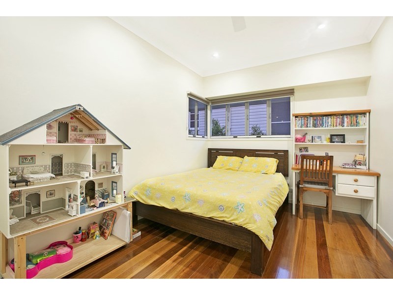 62 Stella Street, Holland Park QLD 4121