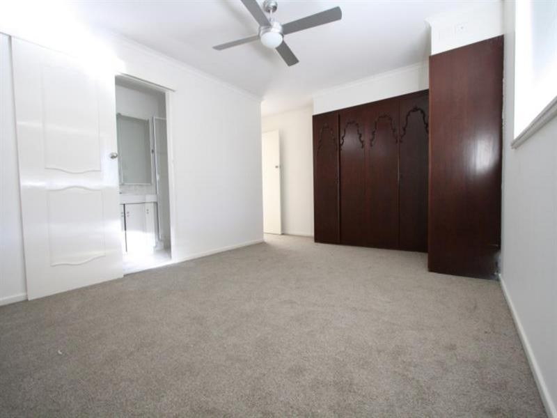 54 Kneale Street, Holland Park West QLD 4121