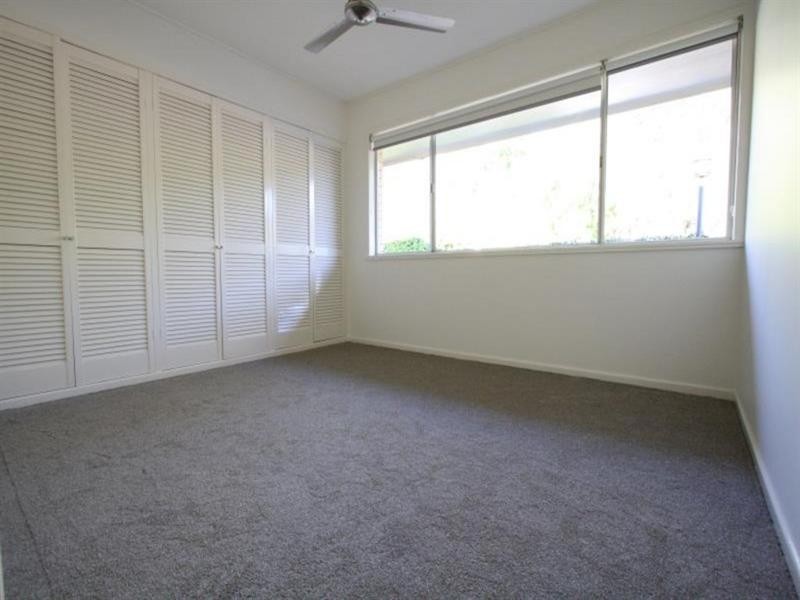 54 Kneale Street, Holland Park West QLD 4121