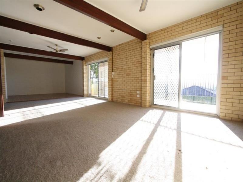 54 Kneale Street, Holland Park West QLD 4121