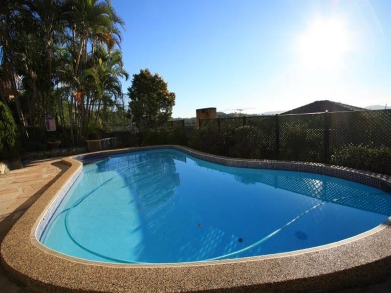 54 Kneale Street, Holland Park West QLD 4121