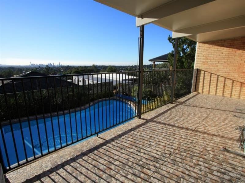 54 Kneale Street, Holland Park West QLD 4121
