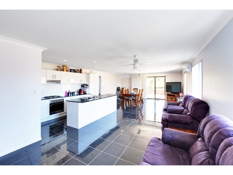 5 Ridgecrest Drive, Jimboomba QLD 4280