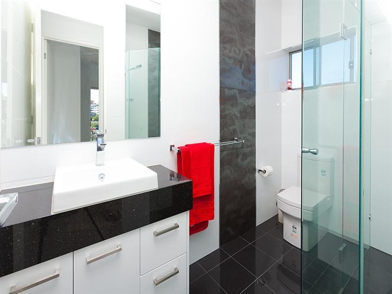 16/28 Carl Street, Woolloongabba QLD 4102