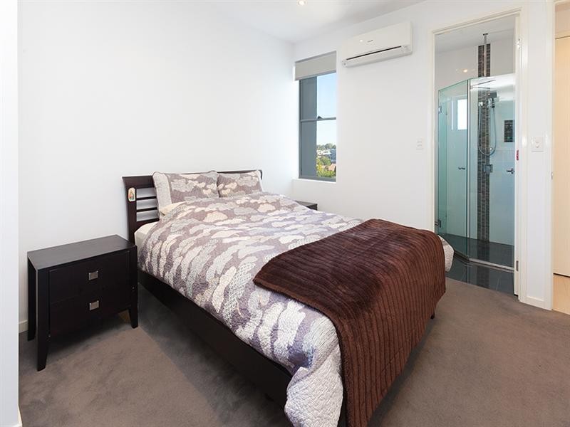 16/28 Carl Street, Woolloongabba QLD 4102