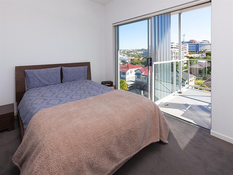 16/28 Carl Street, Woolloongabba QLD 4102