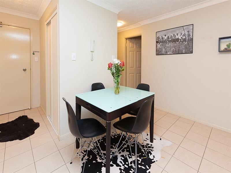 2/23 Crest Street, Mount Gravatt East QLD 4122