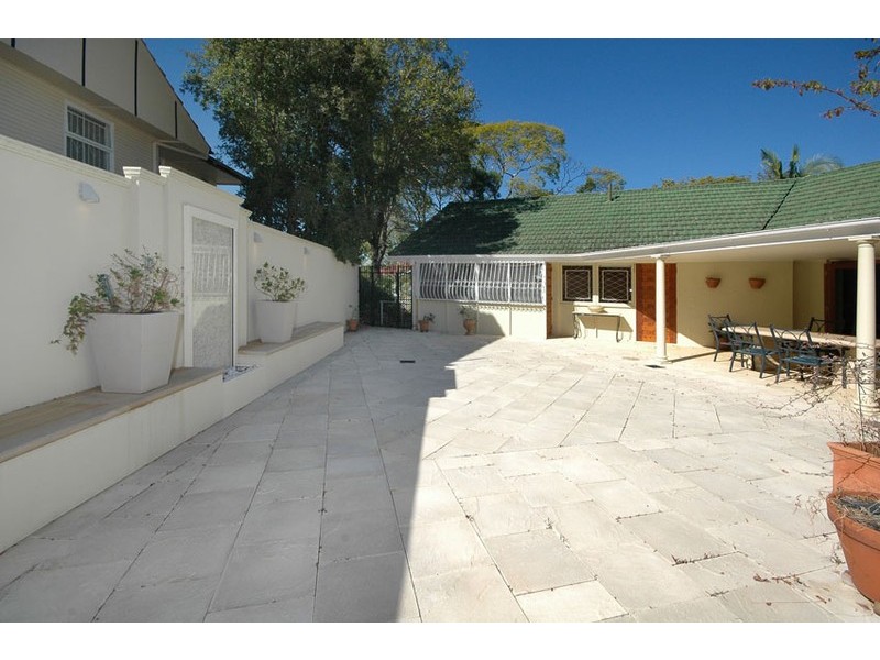 26 Berkeley Street, Holland Park QLD 4121