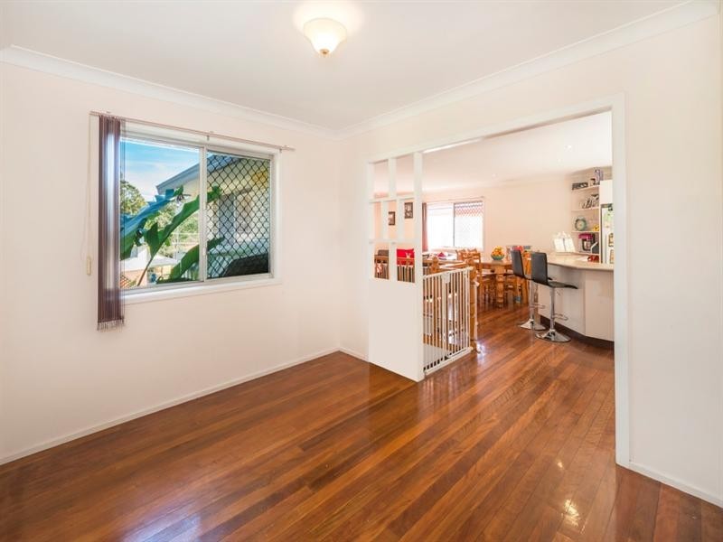 3 Joachim Street, Holland Park West QLD 4121