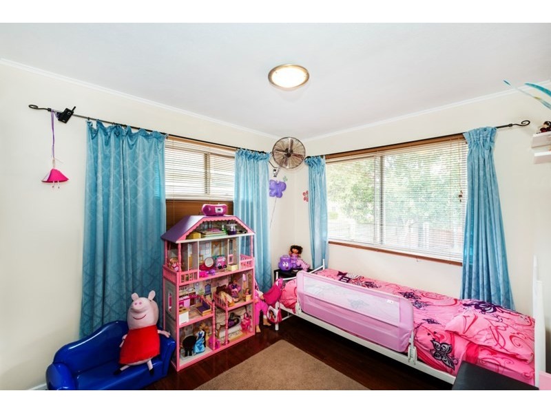 12 Stanton Road, Tingalpa QLD 4173