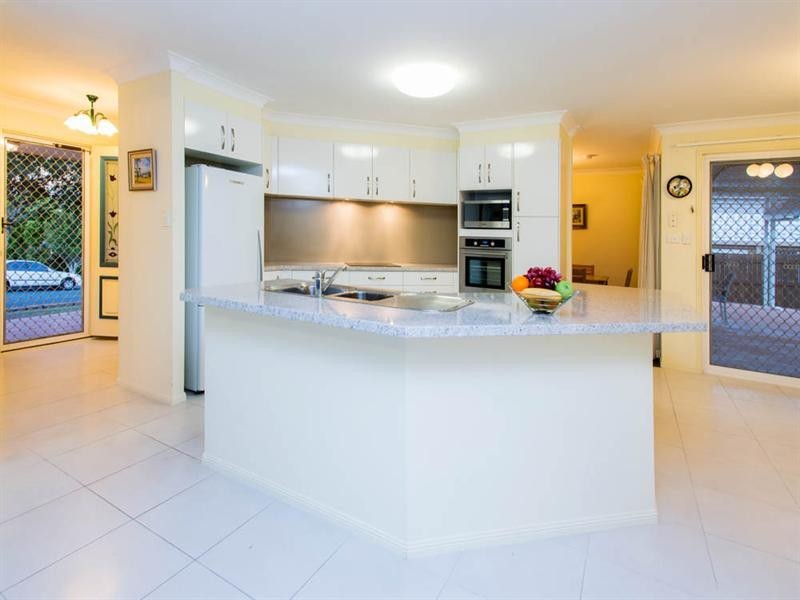 2 Byzance Close, Eight Mile Plains QLD 4113