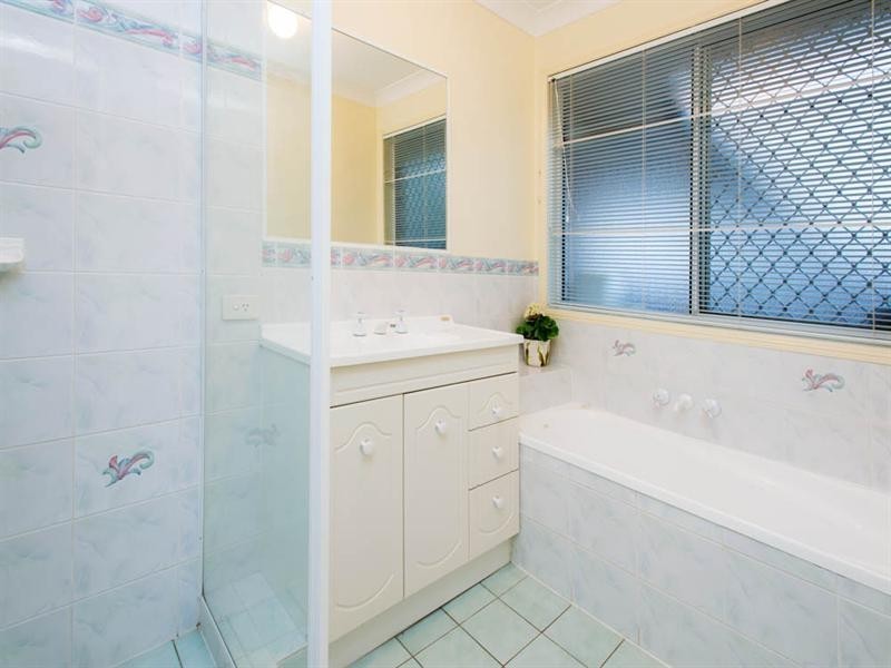 2 Byzance Close, Eight Mile Plains QLD 4113