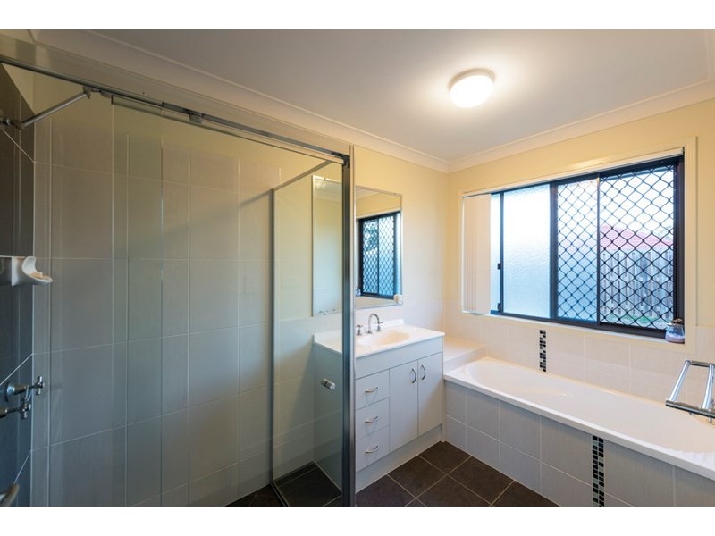 14 Quinn Close, Augustine Heights QLD 4300