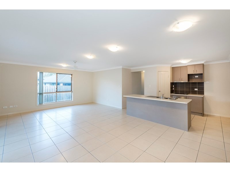 39 Quinn Close, Augustine Heights QLD 4300