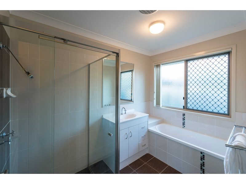 39 Quinn Close, Augustine Heights QLD 4300