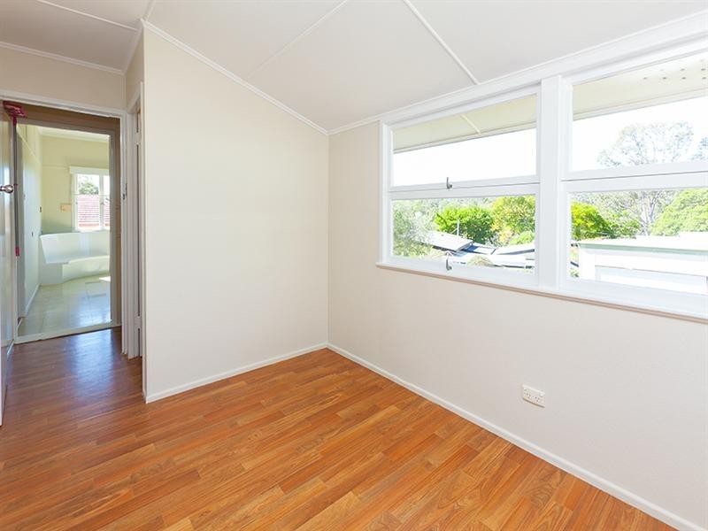 24 Queensthorpe Street, Tarragindi QLD 4121