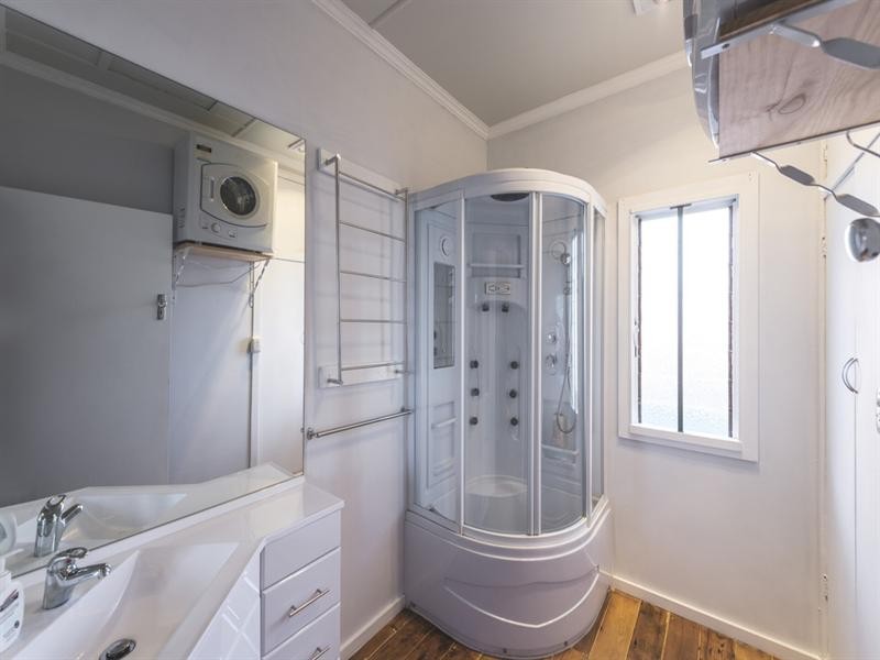 64 Holland Road, Holland Park QLD 4121