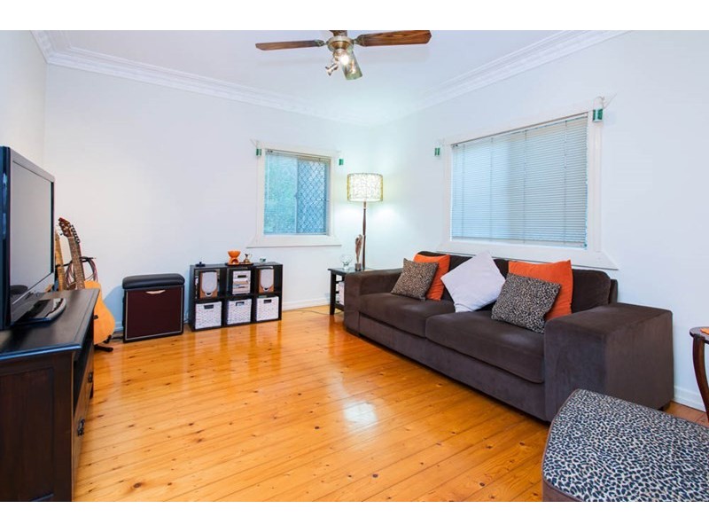 33 Invermore Street, Mount Gravatt East QLD 4122