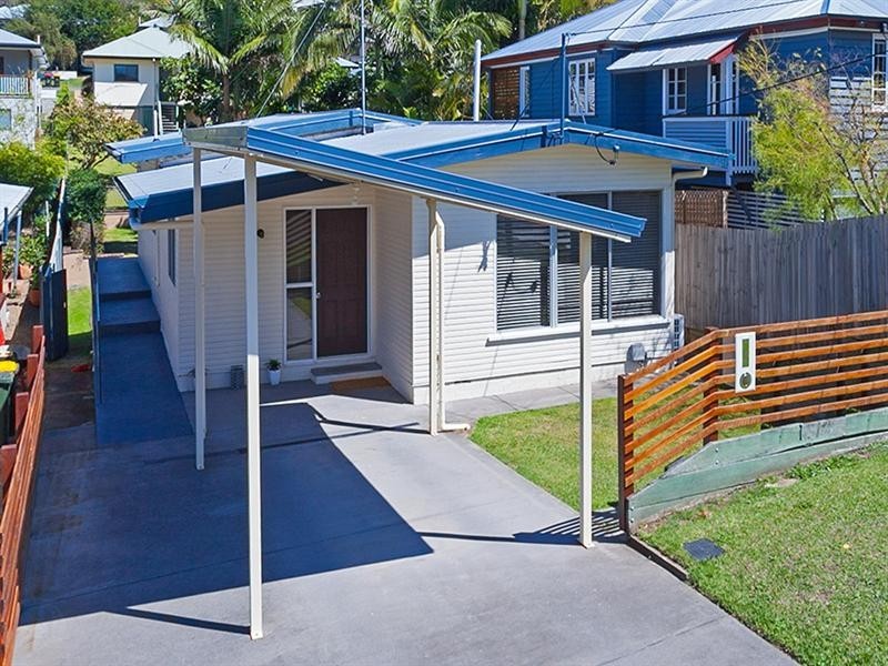 17 Iris Street, Holland Park West QLD 4121