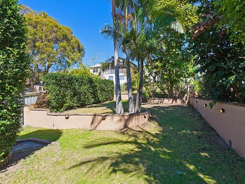 17 Iris Street, Holland Park West QLD 4121