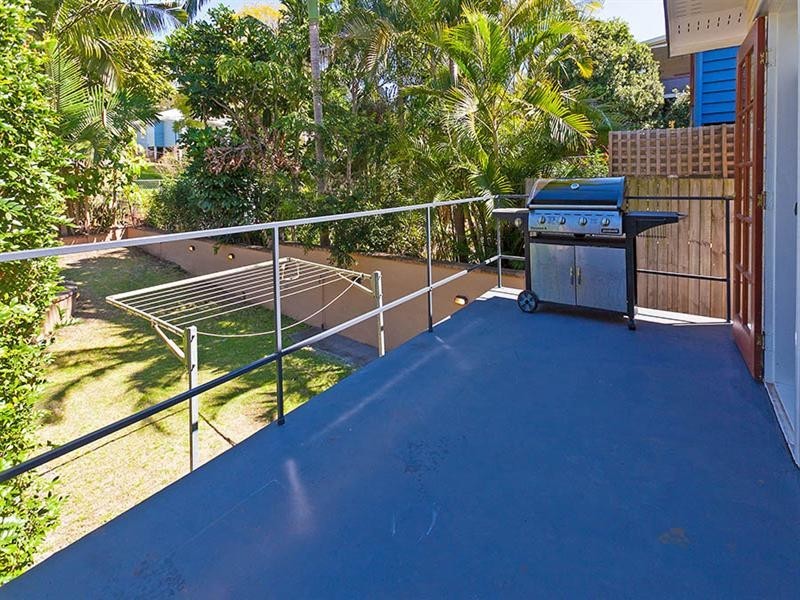 17 Iris Street, Holland Park West QLD 4121