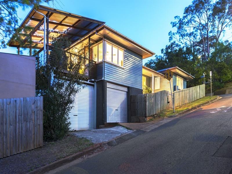 62 Pickthorne Street, Holland Park West QLD 4121