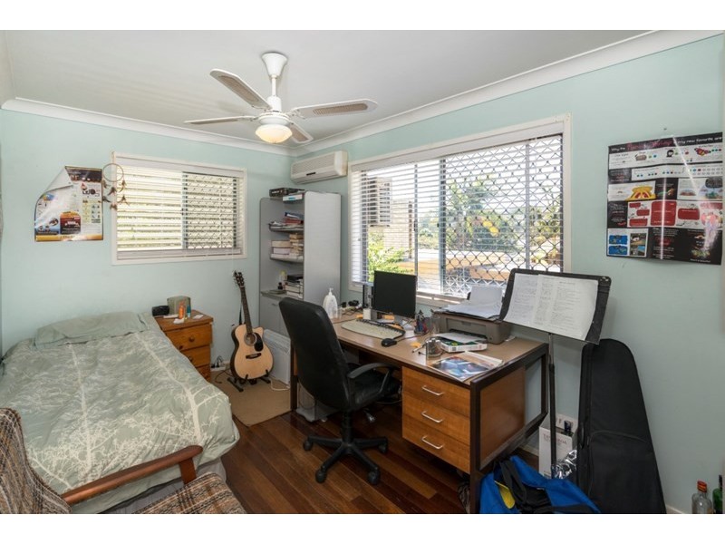 61 Wadley Street, Macgregor QLD 4109