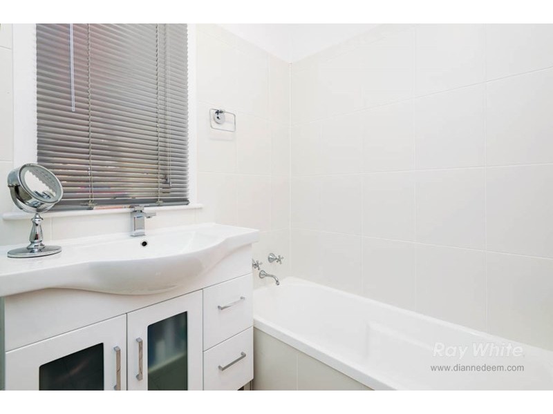 31 Seville Road, Holland Park QLD 4121