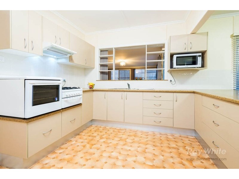 31 Seville Road, Holland Park QLD 4121