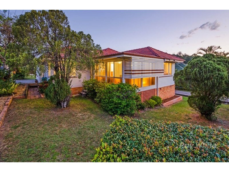 31 Seville Road, Holland Park QLD 4121