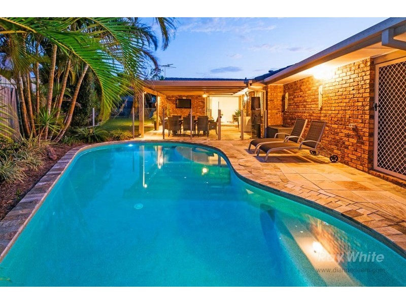 4 Chloe Close, Eight Mile Plains QLD 4113