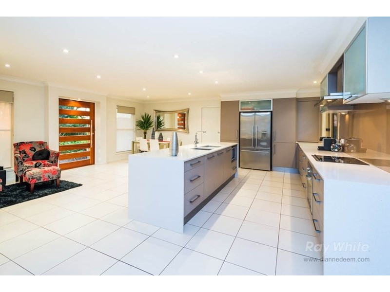 4 Chloe Close, Eight Mile Plains QLD 4113