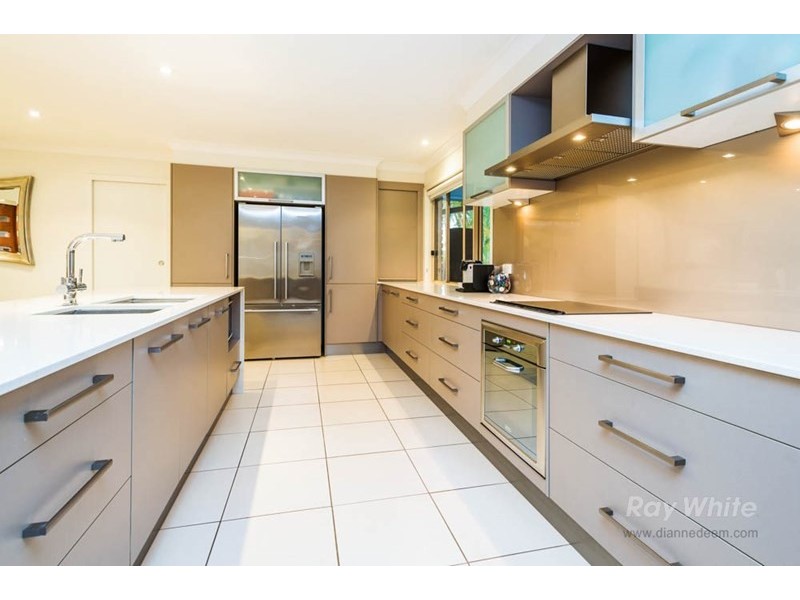 4 Chloe Close, Eight Mile Plains QLD 4113