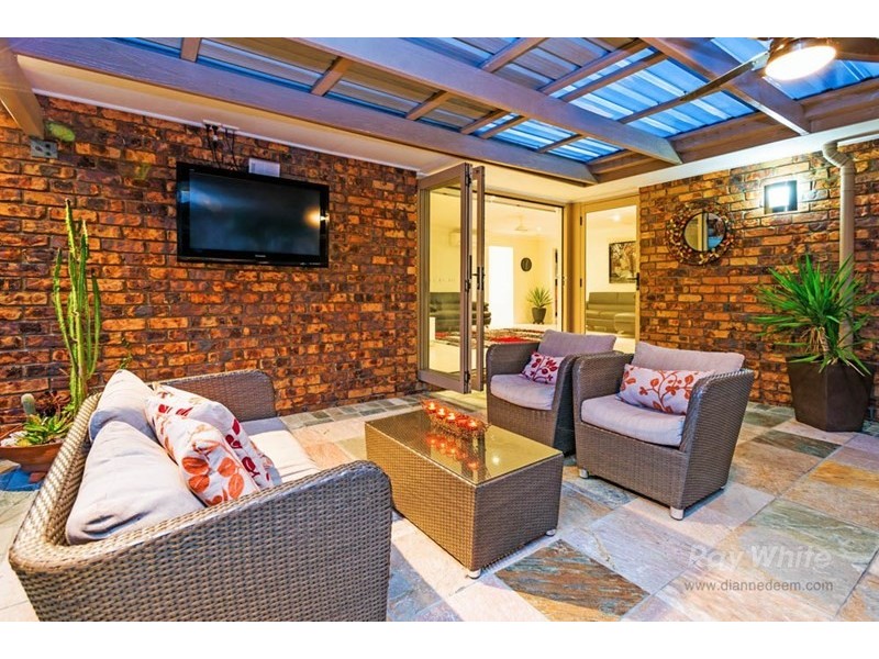 4 Chloe Close, Eight Mile Plains QLD 4113