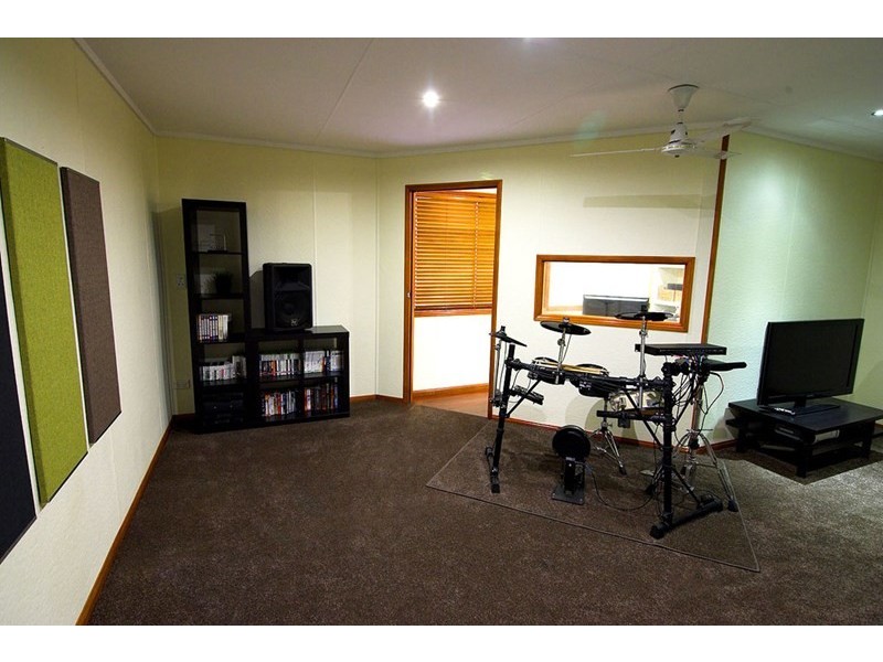 31-33 Teresa Drive, Munruben QLD 4125