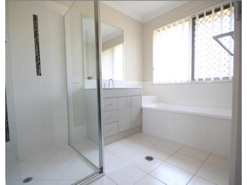 9 Gordon Drive, Bellbird Park QLD 4300