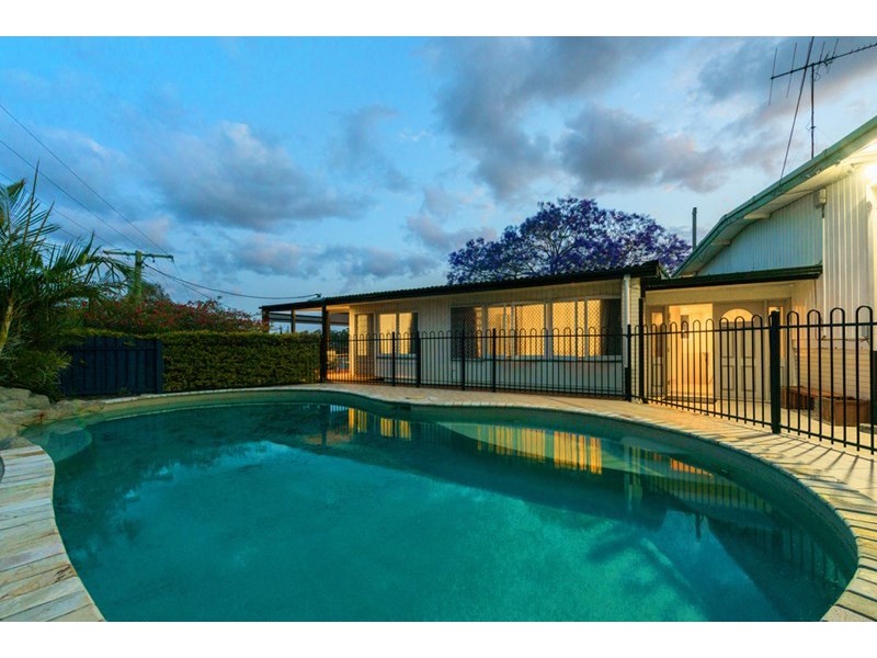 4 O’Callaghan Street, Holland Park QLD 4121