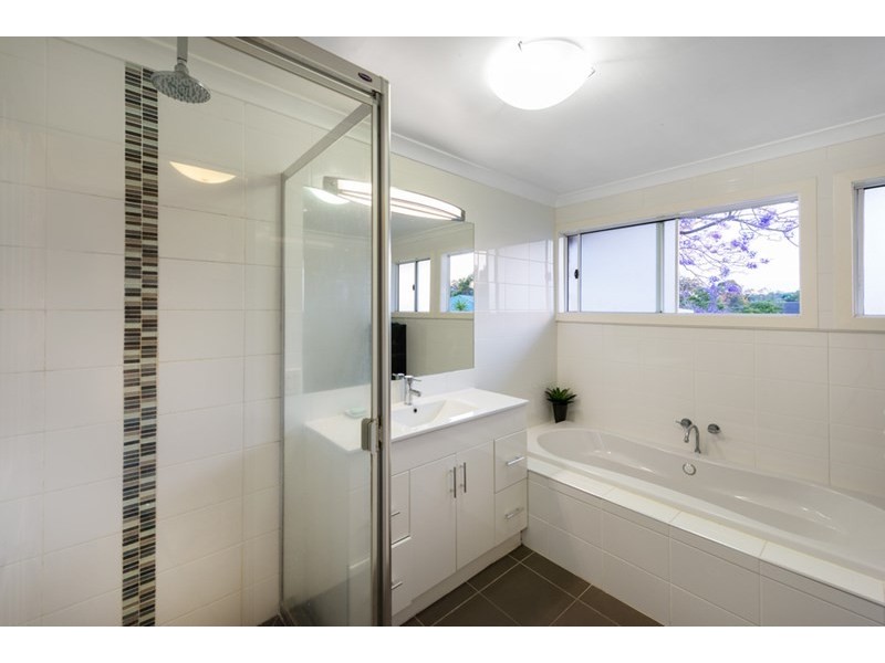4 O’Callaghan Street, Holland Park QLD 4121