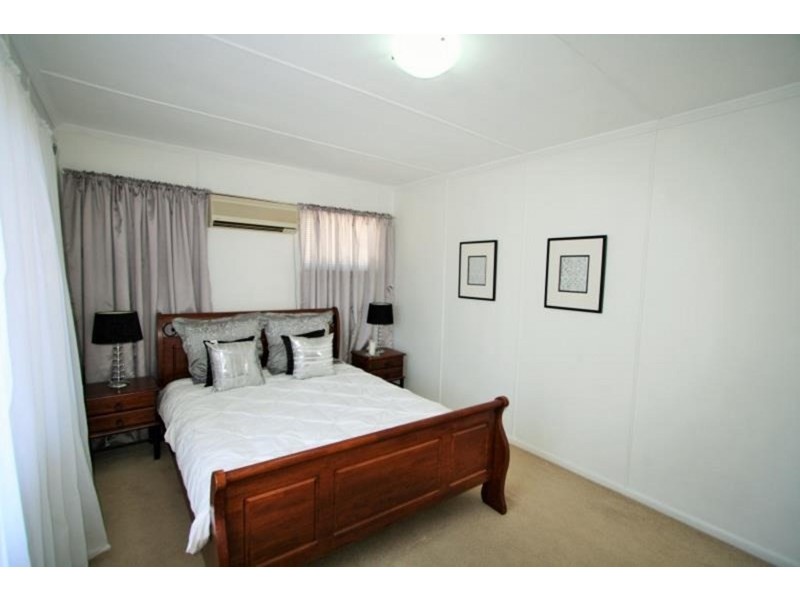 18 Amaroo Street, Archerfield QLD 4108