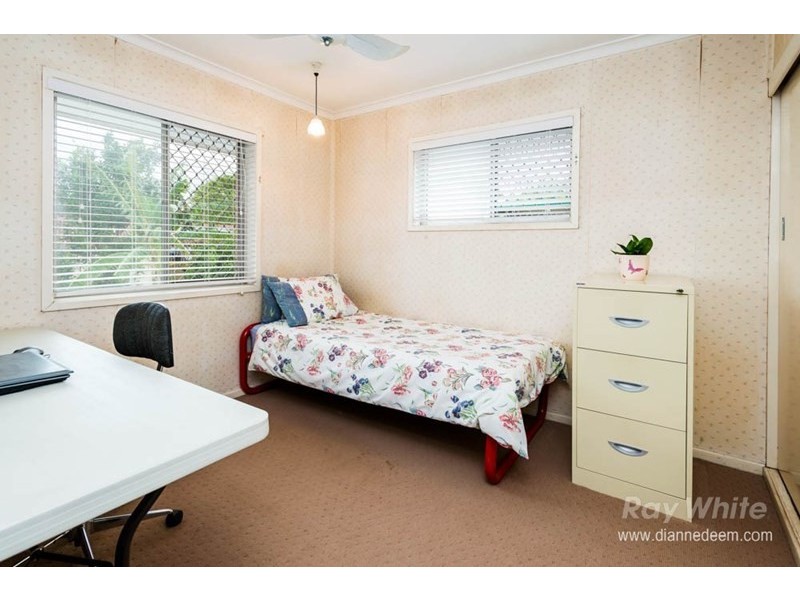 6 Veivers Street, Macgregor QLD 4109