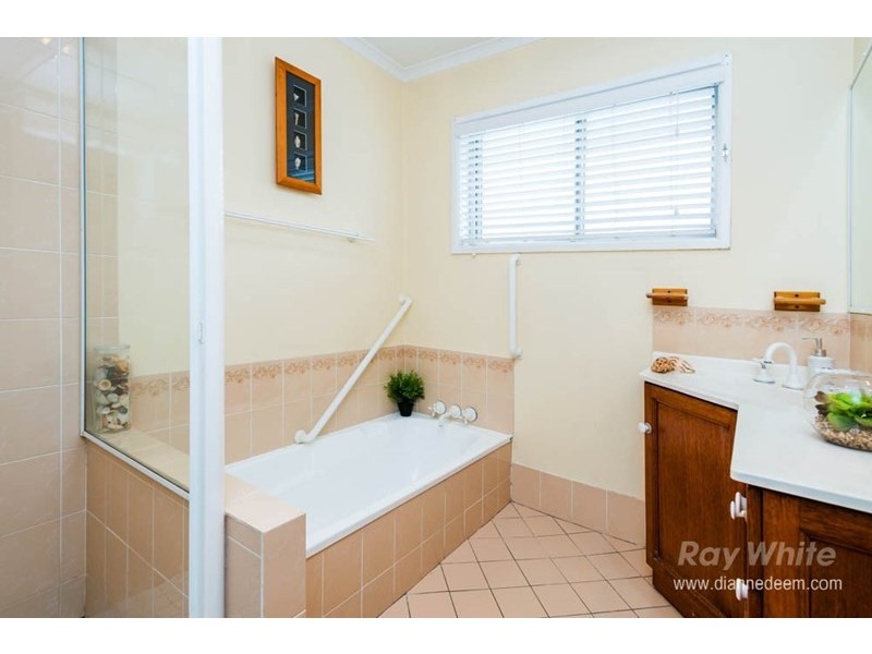 6 Veivers Street, Macgregor QLD 4109