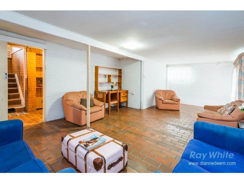 6 Veivers Street, Macgregor QLD 4109