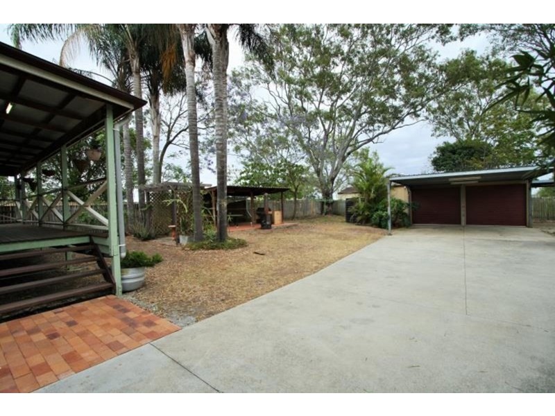 99 Kianawah Road, Wynnum West QLD 4178
