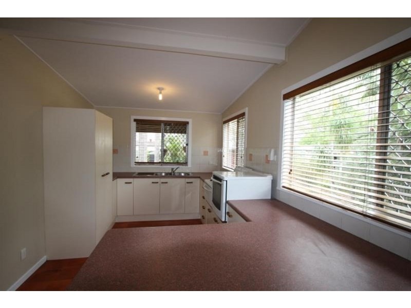 99 Kianawah Road, Wynnum West QLD 4178