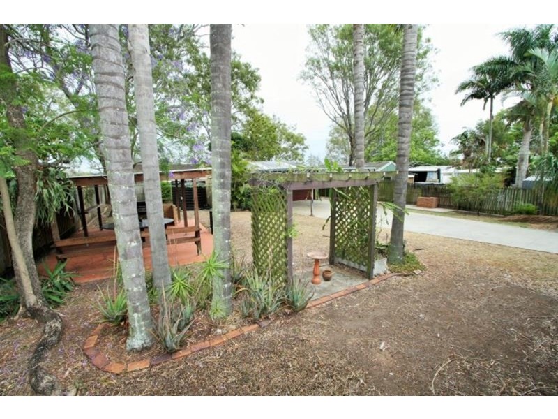99 Kianawah Road, Wynnum West QLD 4178