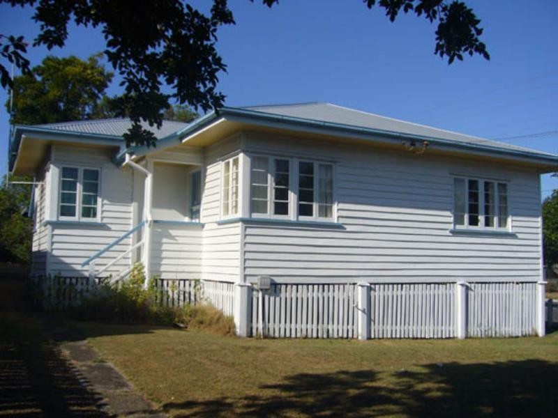 26 Rowton Street, Holland Park QLD 4121