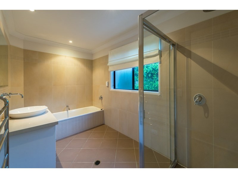 9 Keera Street, Coorparoo QLD 4151