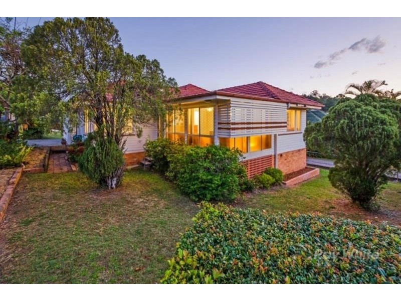 31 Seville Road, Holland Park QLD 4121
