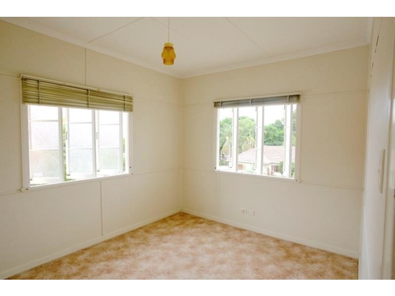 97 Murton Avenue, Holland Park QLD 4121